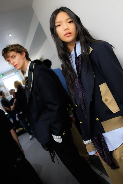 Look 10